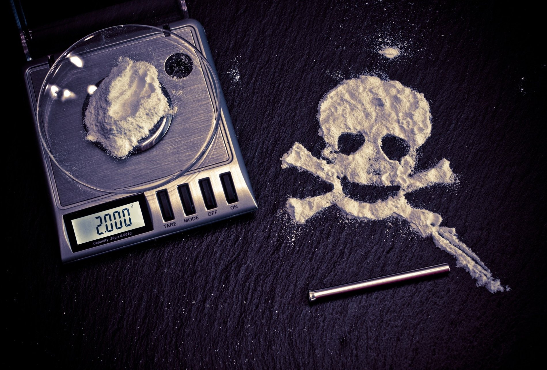 powdered drugs in the shape of skull makes people think about how fentanyl is killing americans